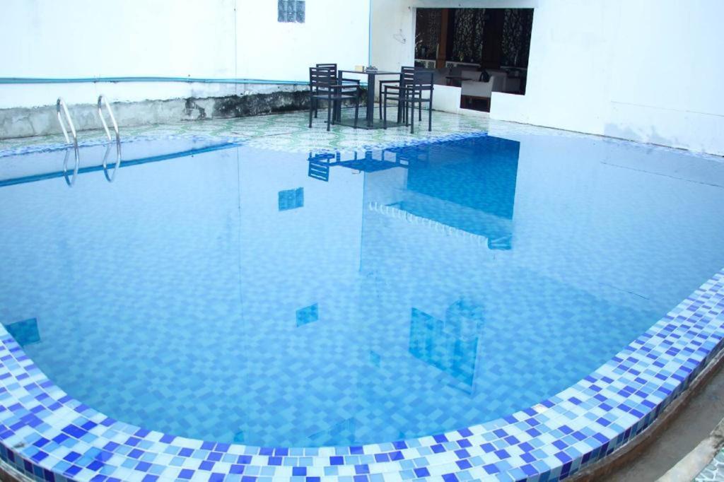 Vang Vieng Freedom Star Hotel Bagian luar foto